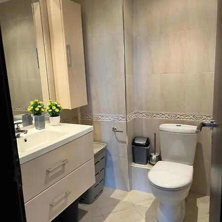 двуспален оазис бийч клуб * Łozenec