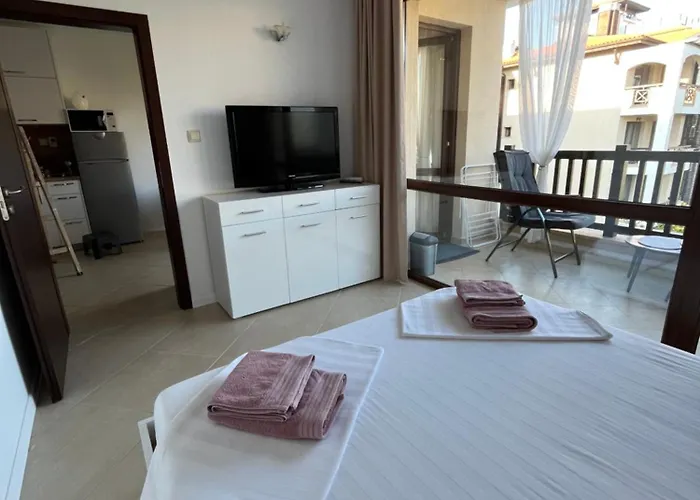 двуспален оазис бийч клуб 로제넷츠